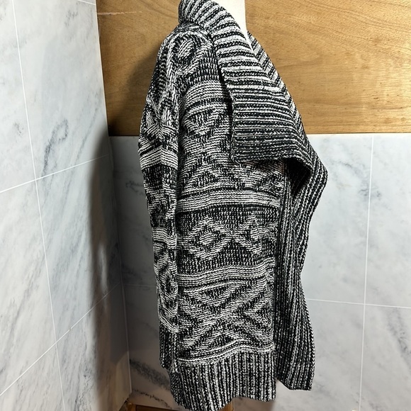 Forever 21 Knit Open Front Cardigan Sweater Heavyweight Long Black & White - Picture 2 of 8